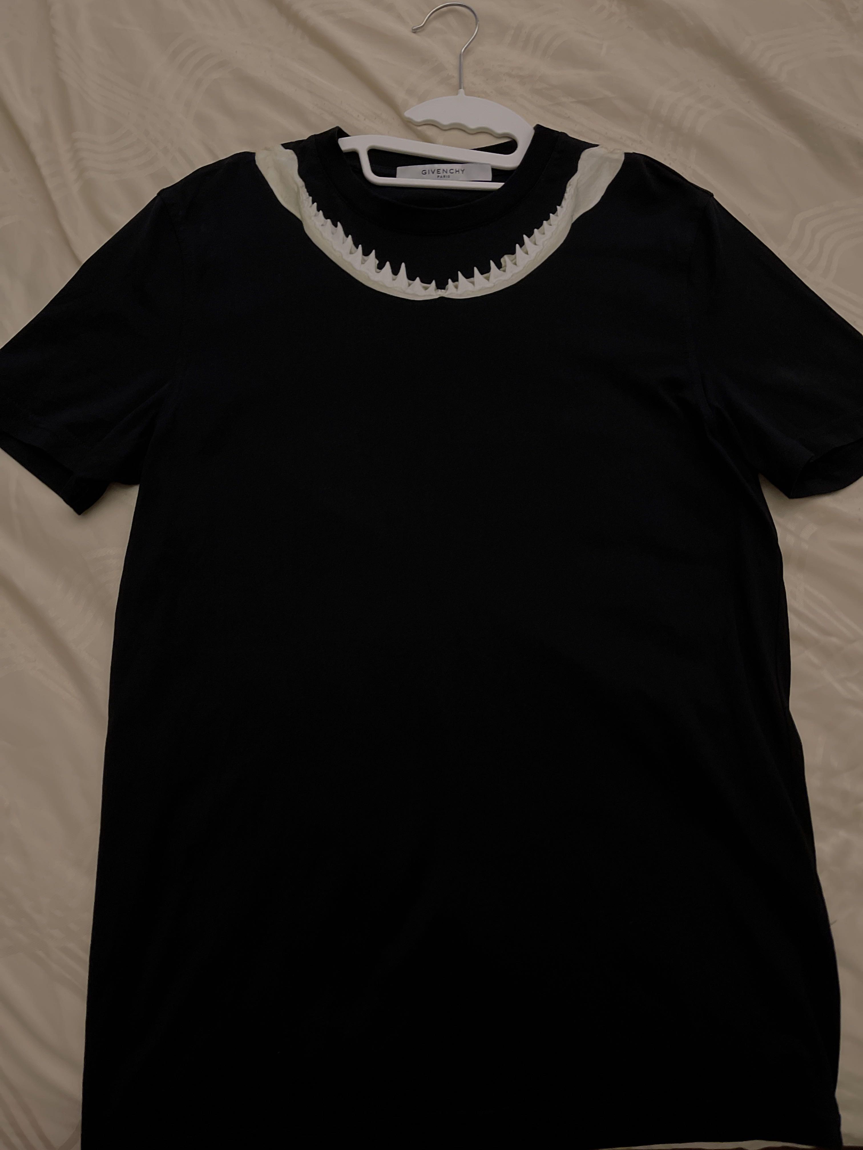 Givenchy shark 2025 jaw t shirt