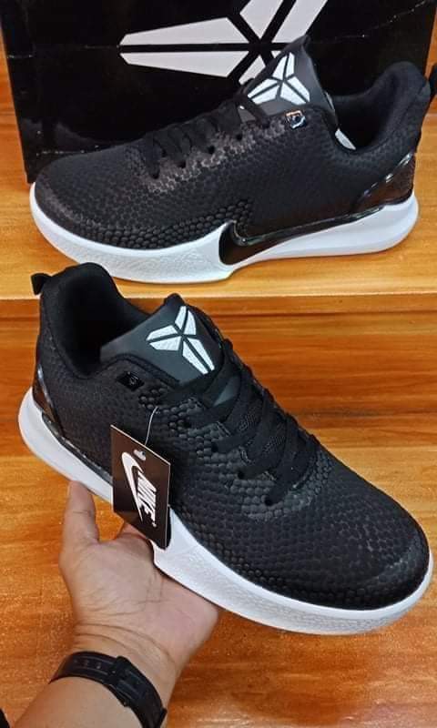 Black and white basketball shoes, Men's Fashion, Footwear, Sneakers on