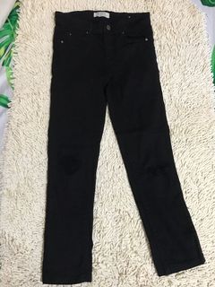 (Category: ) located in . Submitted by closet.rie (Listing ID 1163929441, Image 1). Description: .