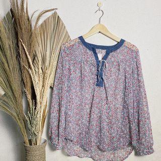 Blouse bunga