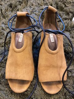 (Category: ) located in . Submitted by just.preloved.material (Listing ID 1163994654, Image 1). Description: .