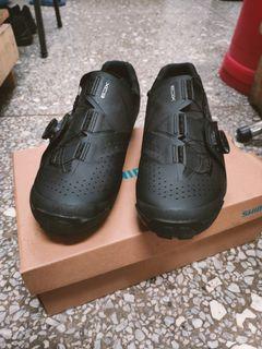 Cleats shoes