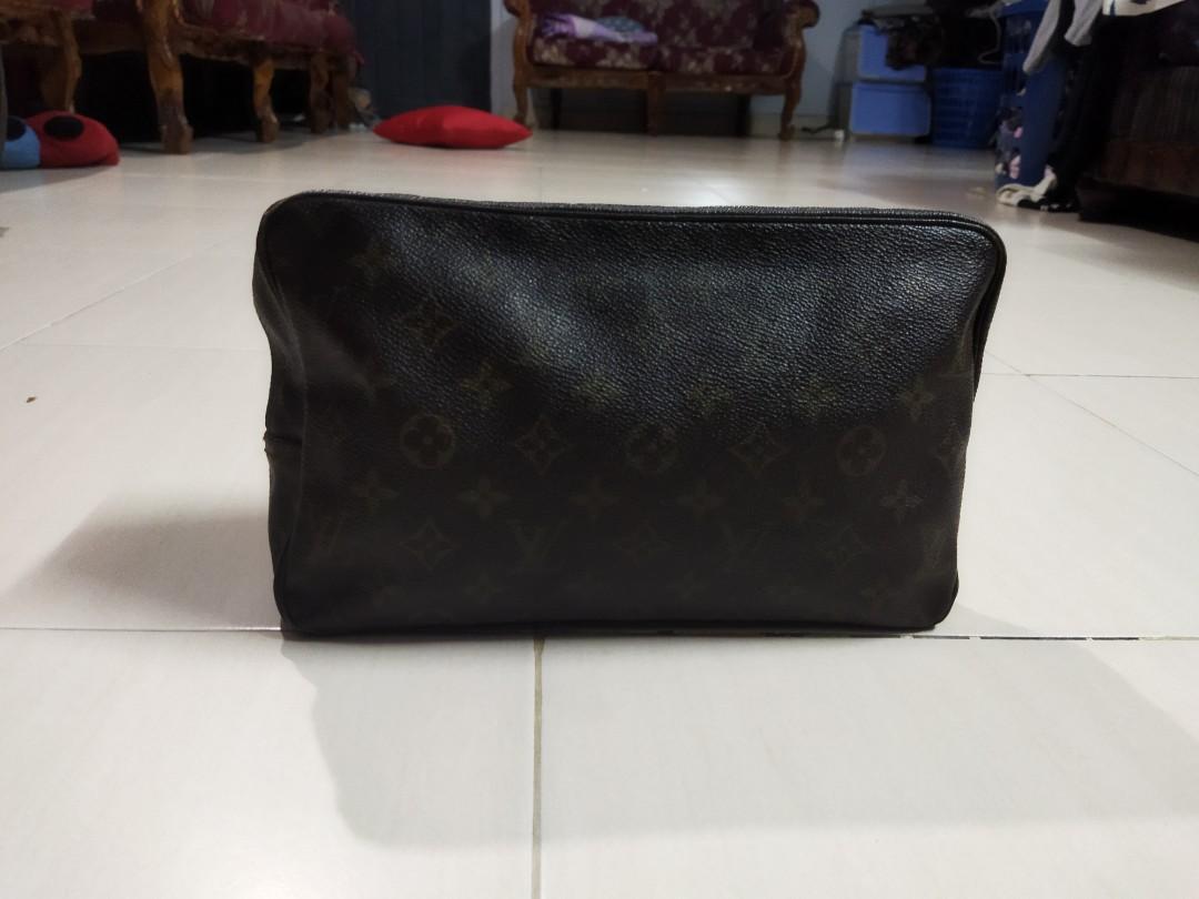 Louis Vuitton MONOGRAM 2022 SS Saumur Slingbag (M45912)