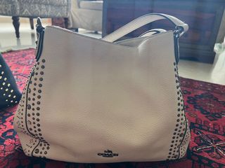 (Category: ) located in . Submitted by parulraina (Listing ID 1163938417, Image 1). Description: .