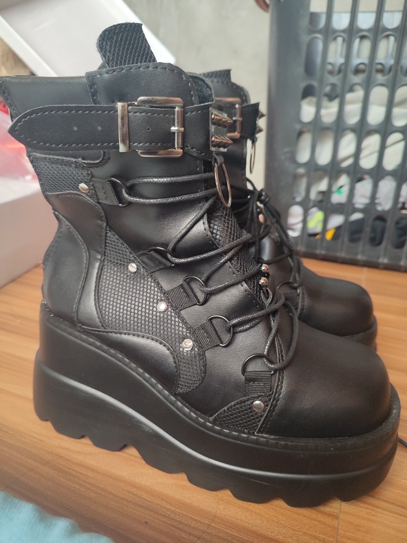 demonia shaker60 dupes gothic buckle boots, Women's Fashion, Footwear