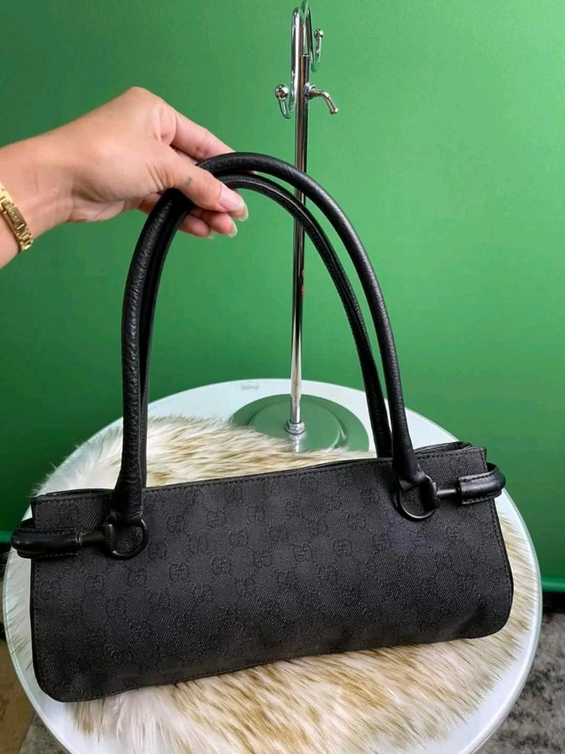 Gucci pochette.1 (Category: Luxury Bags & Wallets) located in Butuan. Submitted by jen_pre (Listing ID 1163974023, Image 2). Description: .