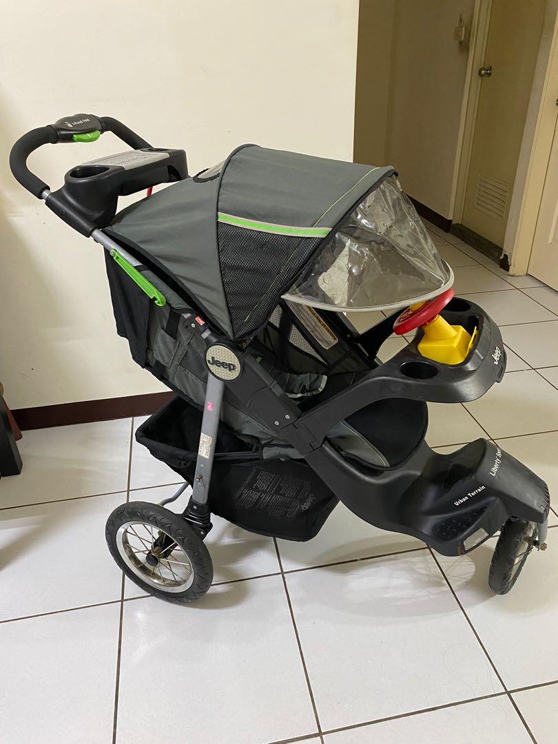 美國Jeep Liberty stroller避震推車, 嬰兒及兒童, 外出用品, 嬰兒車在旋轉拍賣