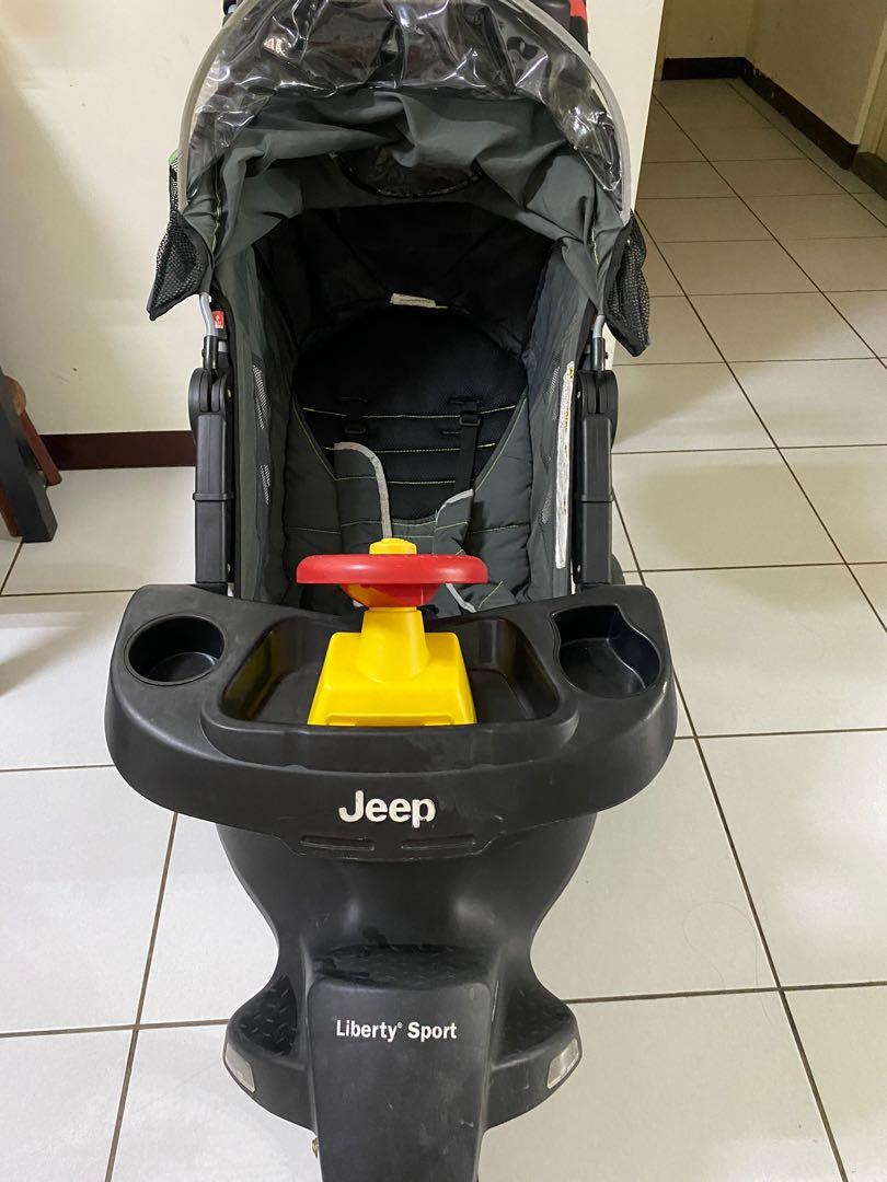 美國Jeep Liberty stroller避震推車, 嬰兒及兒童, 外出用品, 嬰兒車在旋轉拍賣