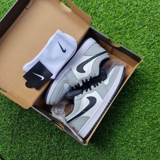 (Category: ) located in . Submitted by aandakicksandapparelsofficial (Listing ID 1163901777, Image 1). Description: .