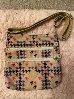 （分類：）位於 。 由 beebadobea 提交（商品編號 1163897233，圖片 1）。簡介： 。