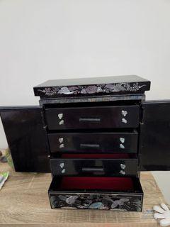 Laquer Mother of pearl with drawers