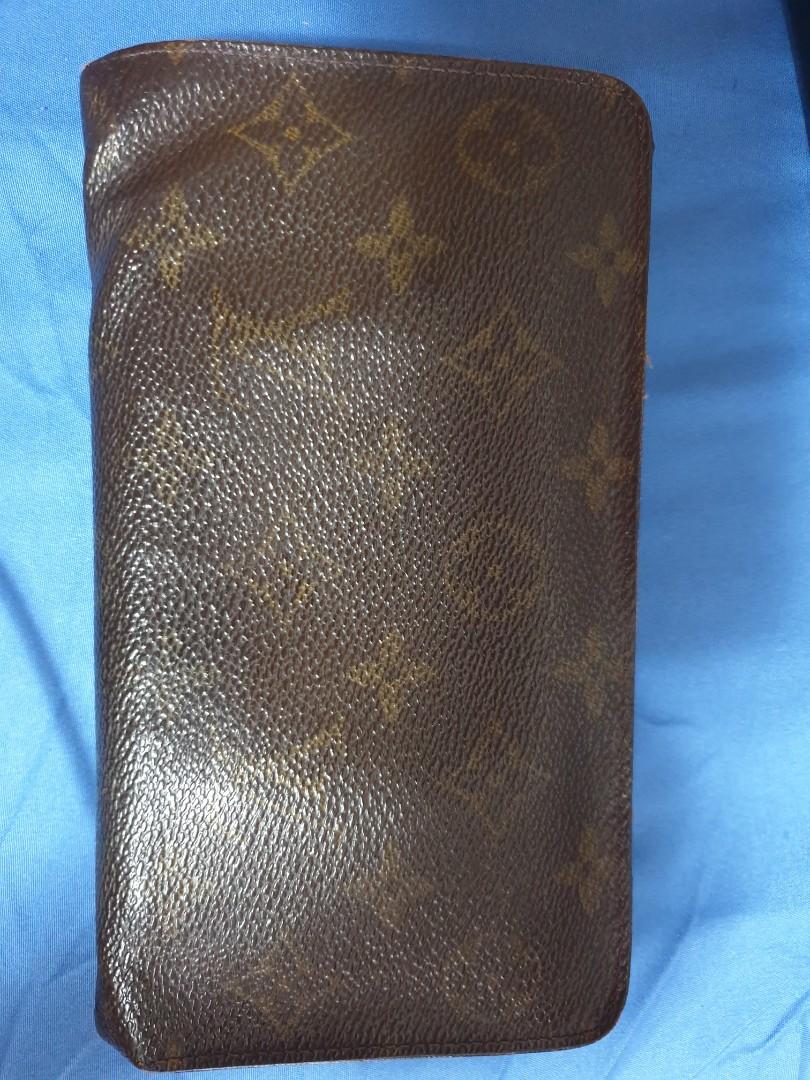 Louis vuitton project (Category: Luxury Bags & Wallets) located in Quezon City. Submitted by ooohlalagin2018 (Listing ID 1163914695, Image 1). Description: Authentic Louis Vuitton Wallet zipper defect project wallet pls see pics for the flaws sale 😊.