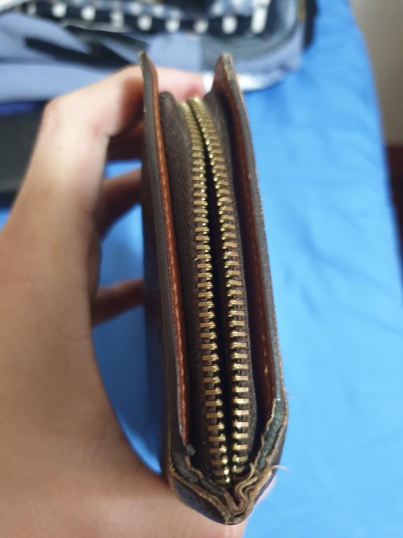 Louis vuitton project (Category: Luxury Bags & Wallets) located in Quezon City. Submitted by ooohlalagin2018 (Listing ID 1163914695, Image 3). Description: Authentic Louis Vuitton Wallet zipper defect project wallet pls see pics for the flaws sale 😊.