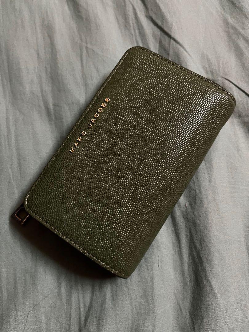 Marc jacobs sales medium wallet