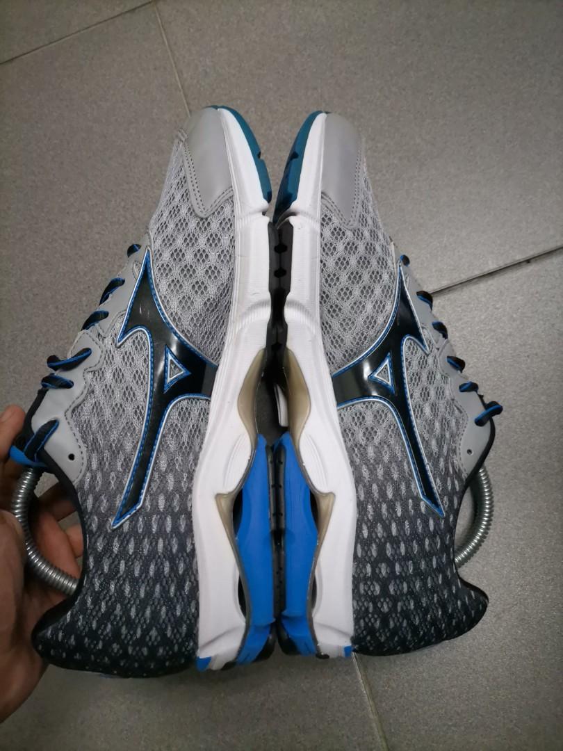 Mizuno wave rider 18 8.5 hotsell