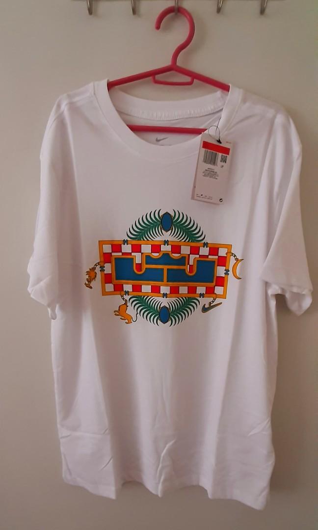 Nike with crown logo online