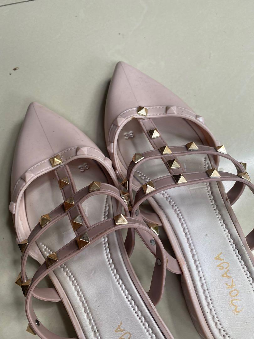 nude sandals flat