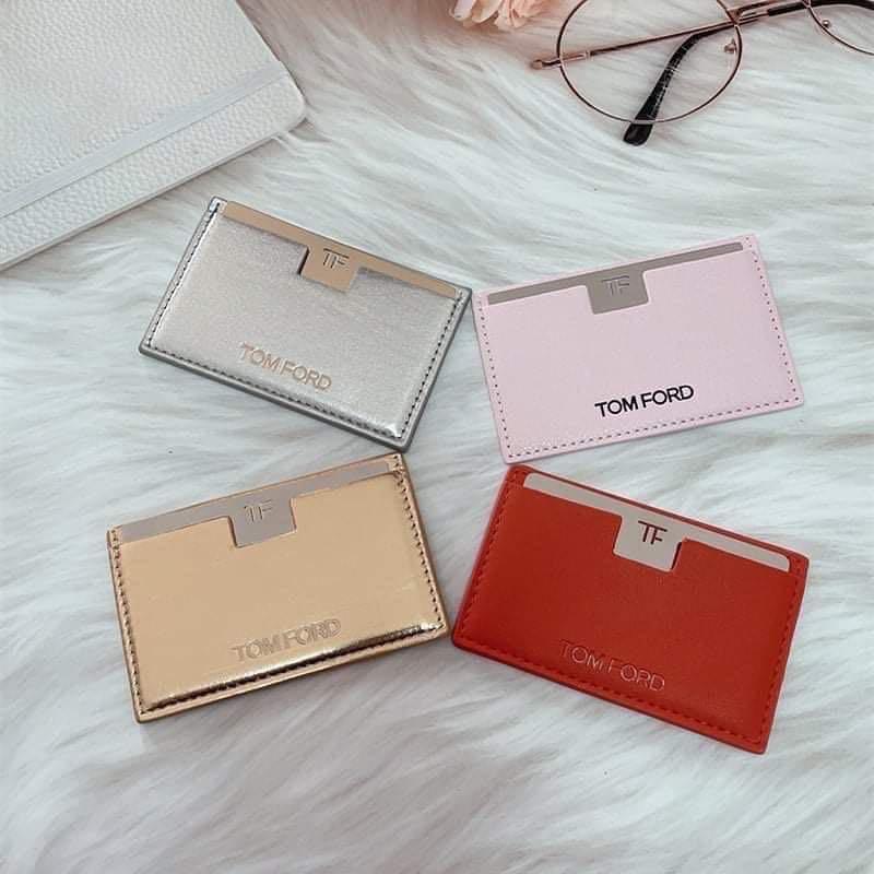 On hand Tom Ford Pocket Mirror vip beauty, Women's Fashion, Bags & Wallets,  Wallets & Card holders on Carousell