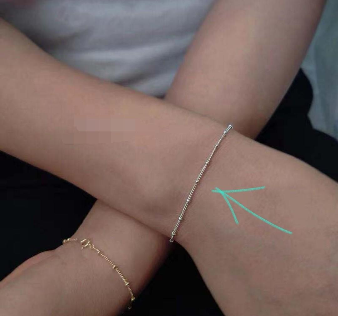 Simple thin silver bracelet Women s Fashion Jewelry Organisers