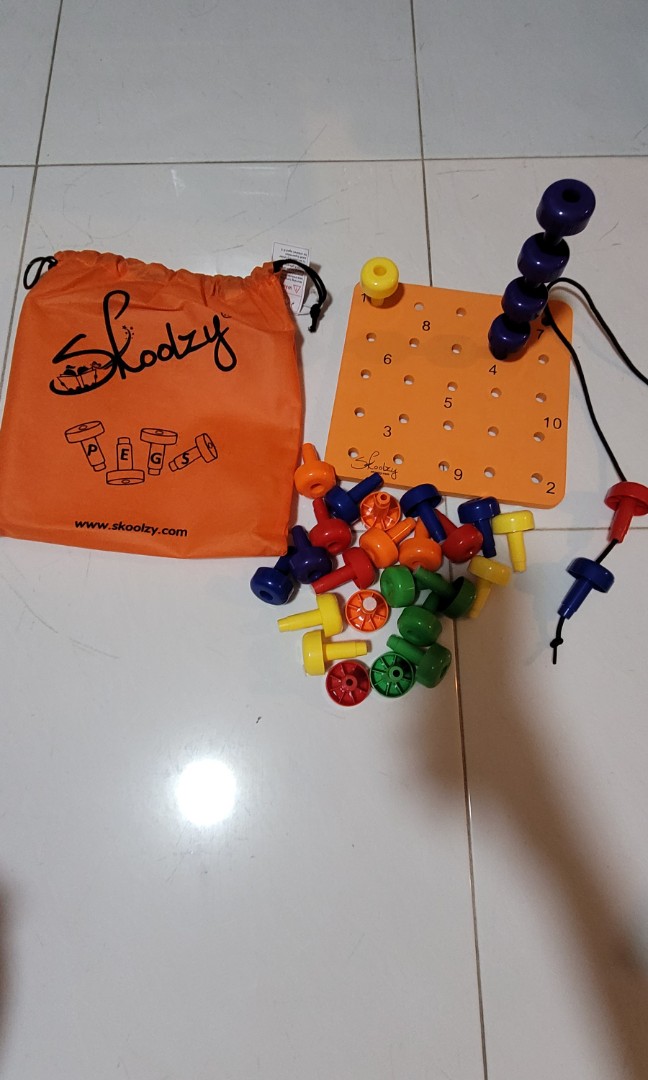 Skoolzy peg board set top