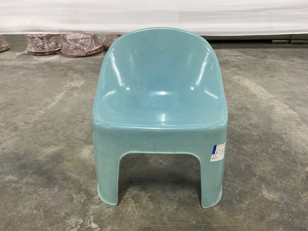 Small sitting on sale stool plastic