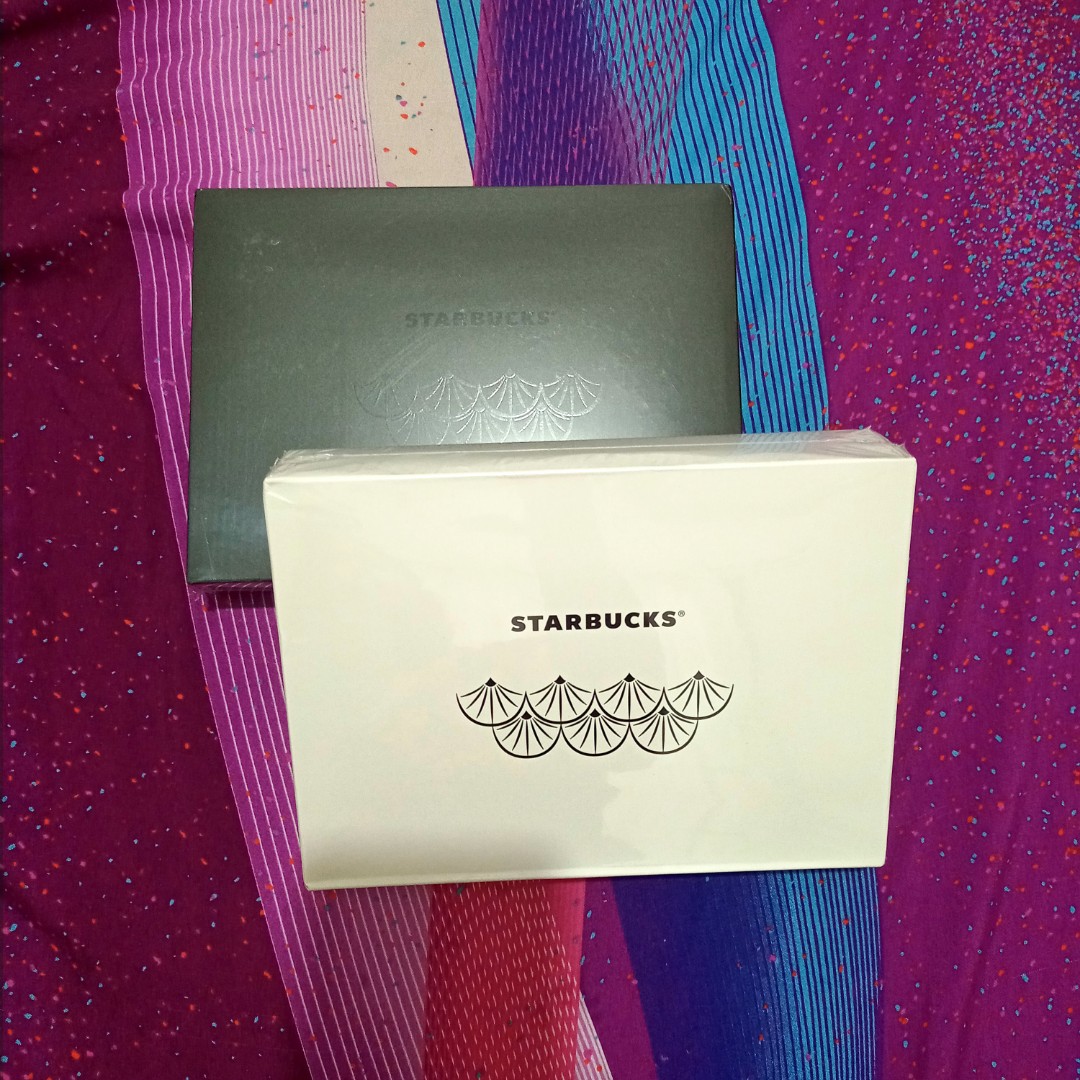 Starbucks 2022 Organizer (Black and White) *sold as set*, Women's