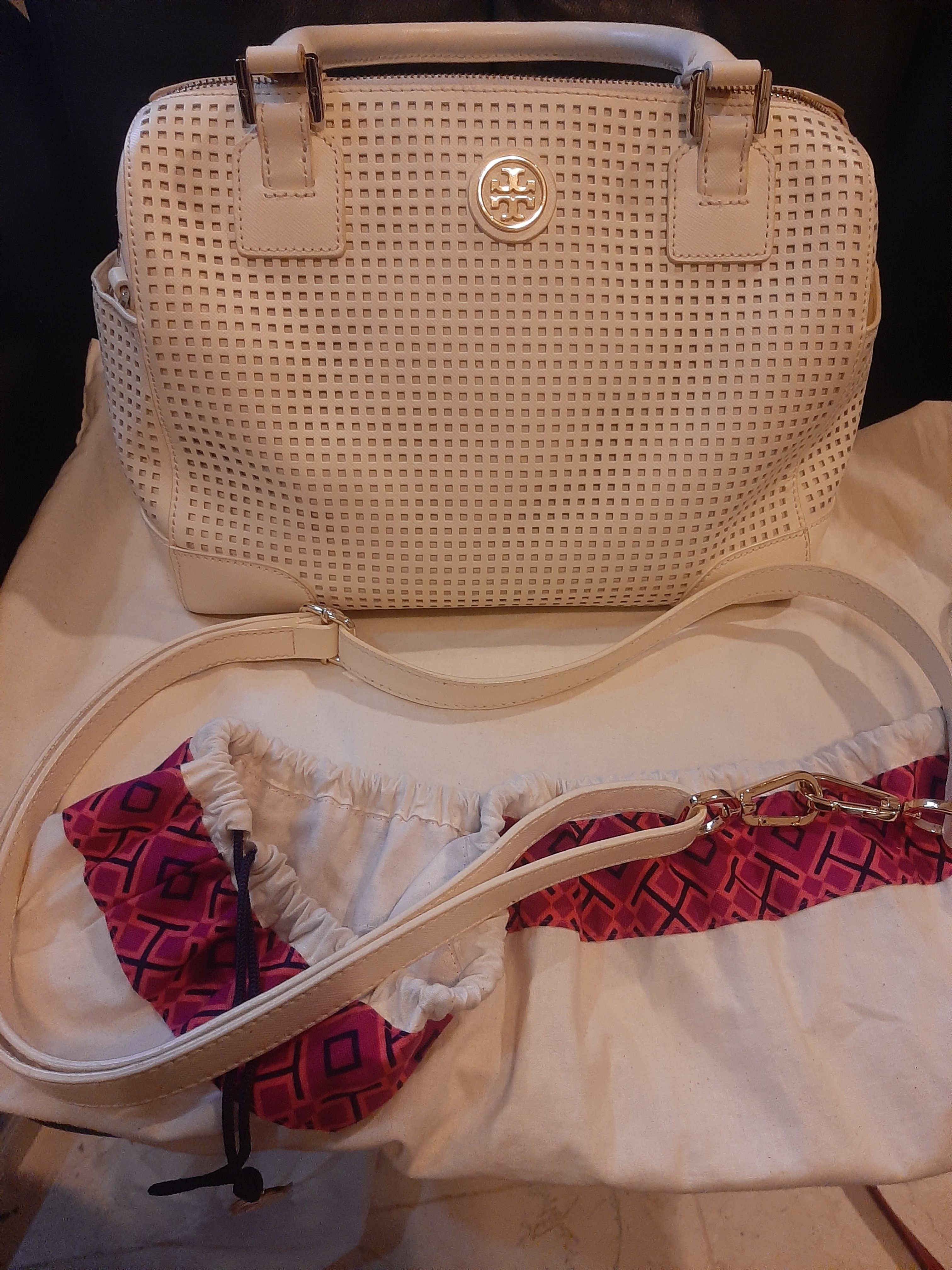 Tory Burch, Bags, Tory Burch Robinson Middy Boston