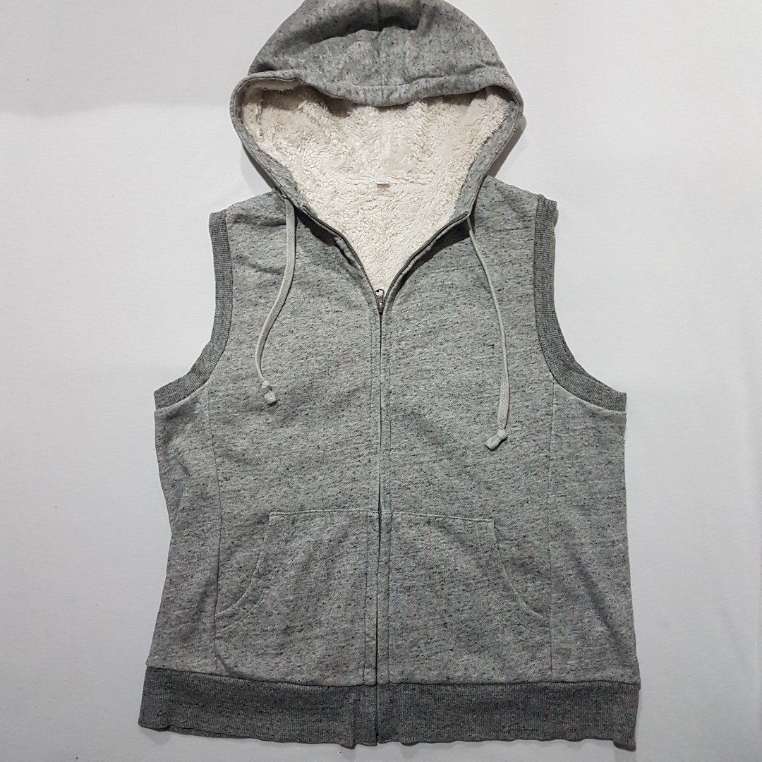 Uniqlo vest with hood top