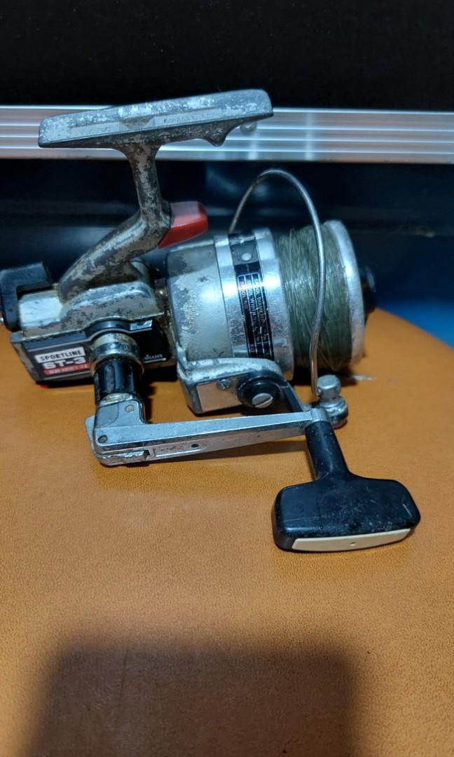 Vintage Daiwa SPORTLINE ST-3 fishing reel, Sports Equipment, Fishing on  Carousell