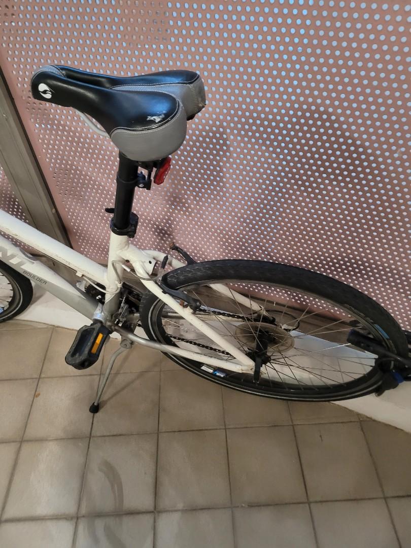 Used giant boulder store bike for sale