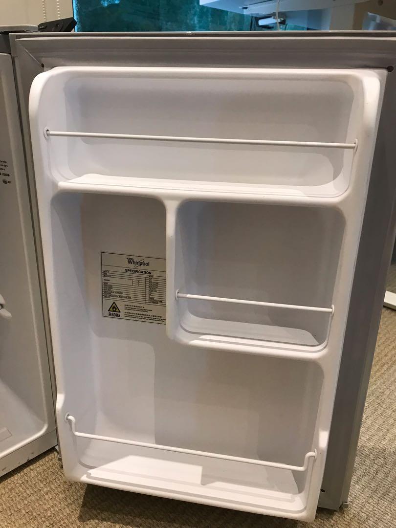 Whirlpool Mini Refrigerator, 家庭電器, 廚房電器, 雪櫃及冰櫃 Carousell