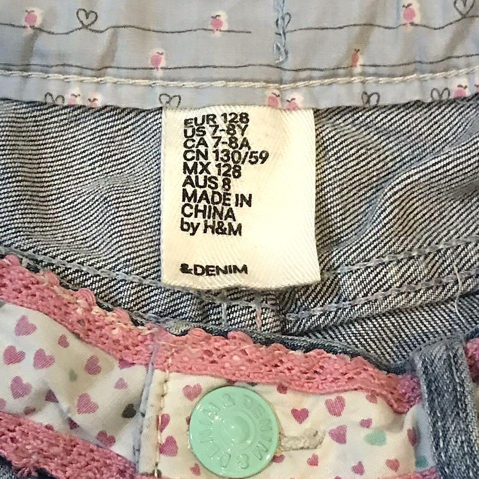 Y2K H&M Denim Mini skirt (Category: Skirts) located in Caloocan City. Submitted by t1ffa_ (Listing ID 1163935562, Image 2). Description: H&M • size 26 xs-s length: 13.5 inches no issues super pretty irl gcash or bank transfer shopee checkout.