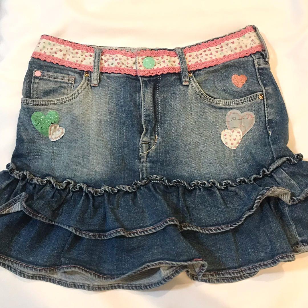 Y2K H&M Denim Mini skirt (Category: Skirts) located in Caloocan City. Submitted by t1ffa_ (Listing ID 1163935562, Image 1). Description: H&M • size 26 xs-s length: 13.5 inches no issues super pretty irl gcash or bank transfer shopee checkout.