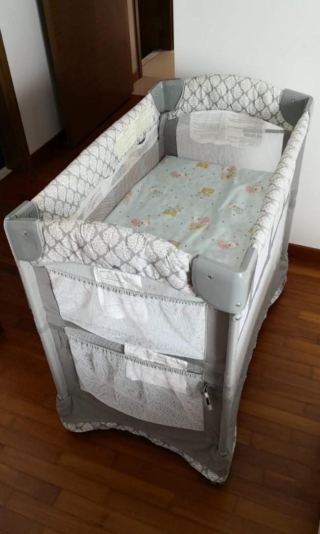 Arm's reach cosleeper, Babies & Kids, Baby Nursery & Kids Furniture