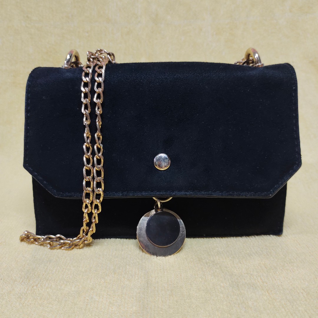 Black Gamosa Chain Sling Bag / Crossbody Bag / Shoulder Bag for Women PRELOVED, Women's