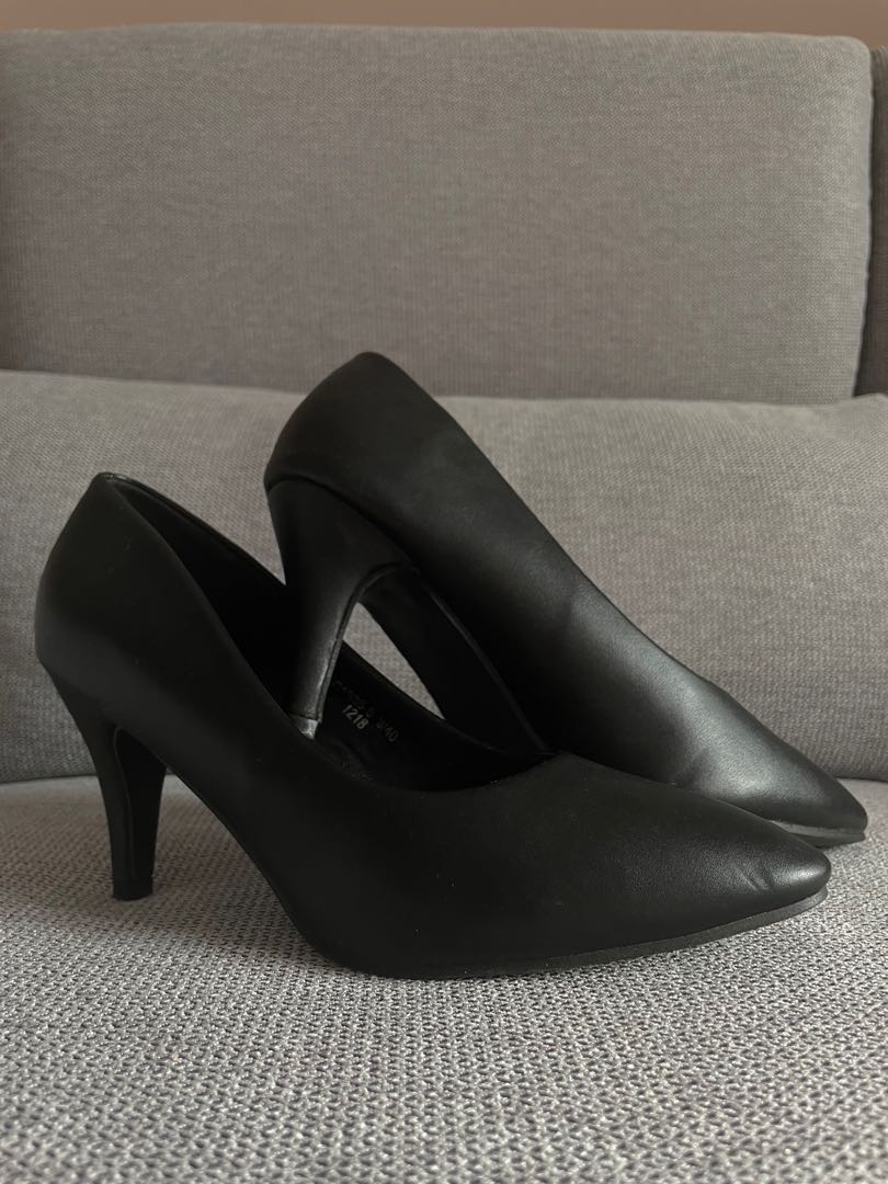Black heels size 40, Women's Fashion 