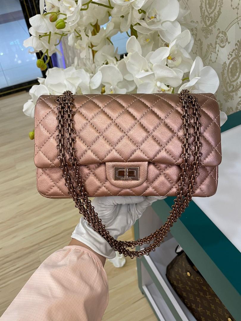 BNIB Chanel Reissue 2.55 225 Iridescent Caviar Pink Copper HW