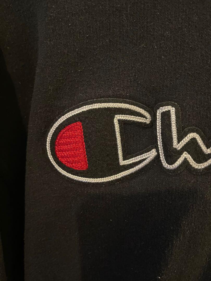 Champion spell out hoodie (Category: Coats, Jackets and Outerwear) located in Mandaluyong City. Submitted by lehitimo03 (Listing ID 1165772681, Image 2). Description: Original Champion hoodie.
