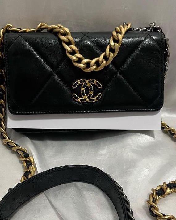 Goatskin quilted 19 wallet sales on chain woc black