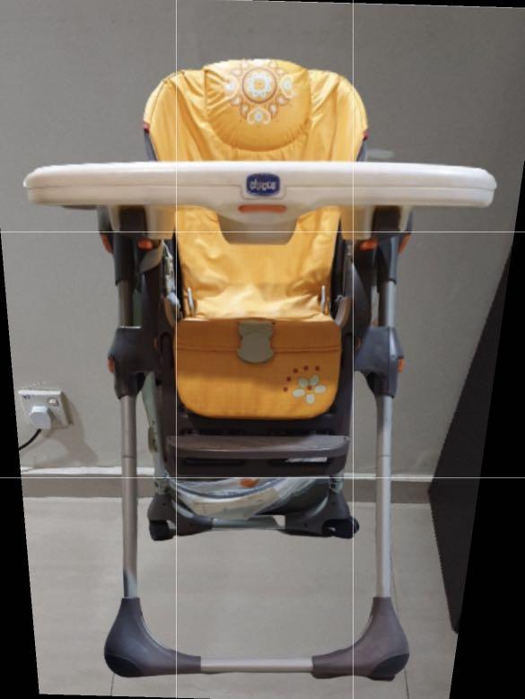 CHICCO HIgh Chair Adjustable and foldable feeding chair with