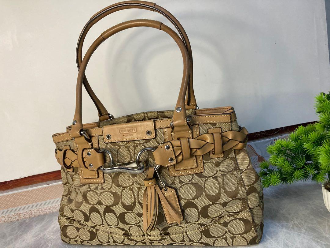 Coach clearance signature carryall