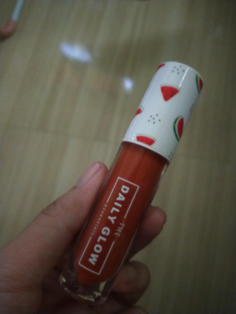 the daily glow lip oil