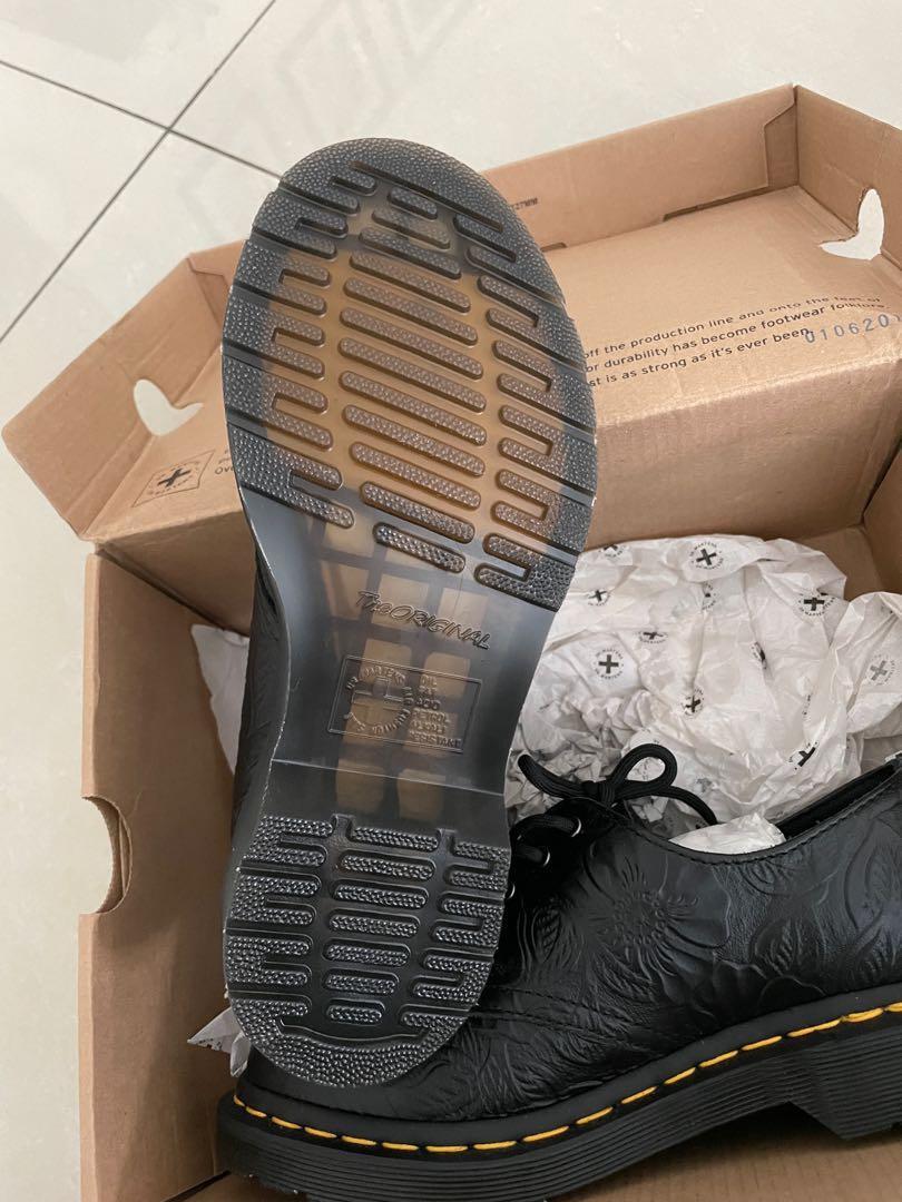 Black floral best sale emboss dr martens