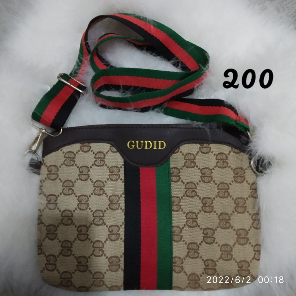 Gudid sling bag