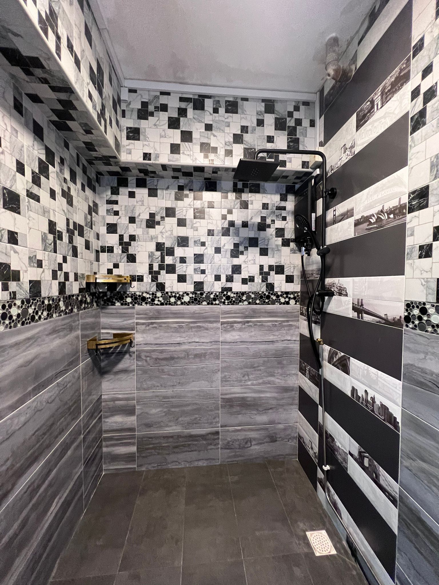 (Category: ) located in . Submitted by CarpenterATWerk (Listing ID 1165589126, Image 1). Description: .