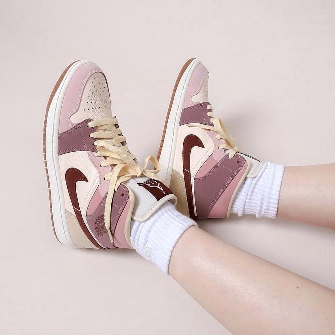 Womens Jordan Air Jordan Low Purple Outfit Nike Air Jordan Low