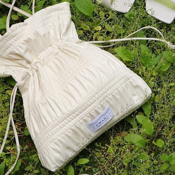 [KWANI]Crinkle Shoulder Bag Silvery IVORY★日本未入荷 KWANI Crinkle Shoulder Bag