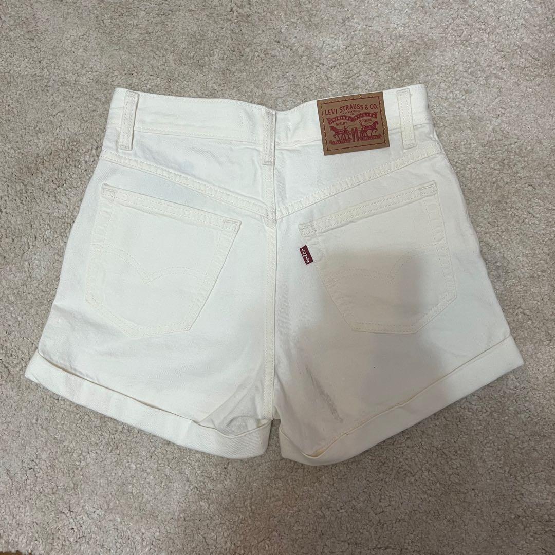 White levi shorts sale womens