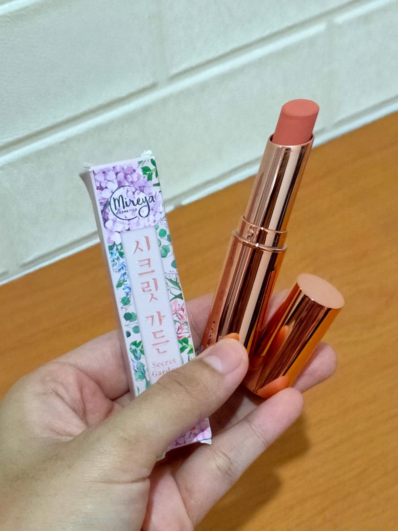 Lipstick mireya nude pink, Kesehatan & Kecantikan, Rias Wajah di Carousell