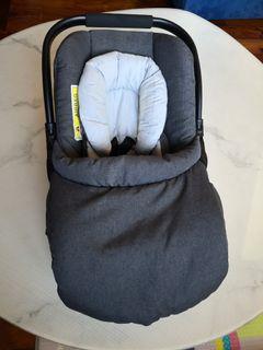 Looping Squizz Carseat 0+ (Complete, Excellent Used Condition)